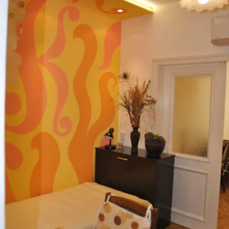 Arlequin Apartment